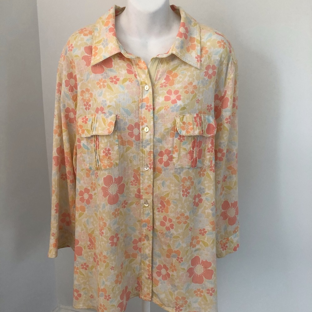 Kate Hill Woman Cotton Floral Button Down